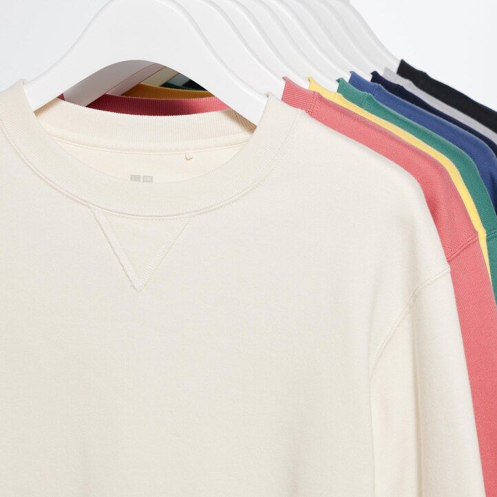 svart uniqlo herrtröja med huva