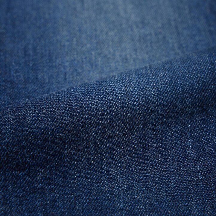 blå uniqlo slim fit-jeans för män