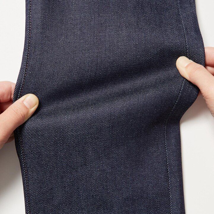 marinblå uniqlo selvedge stretch slim fit herrjeans