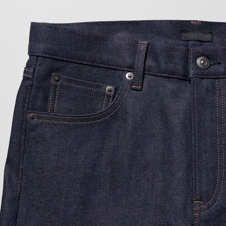 svarta uniqlo selvedge stretch slim fit herrjeans