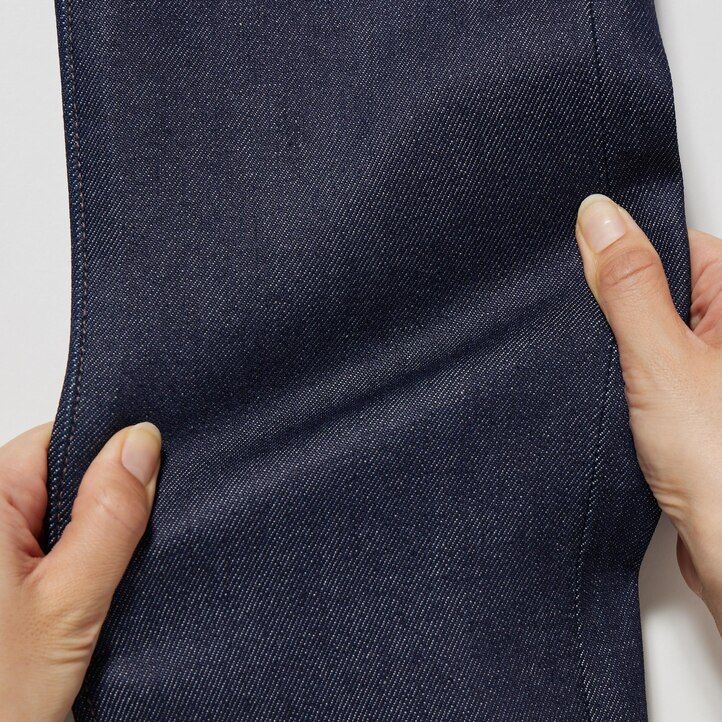 svarta uniqlo selvedge stretch slim fit herrjeans