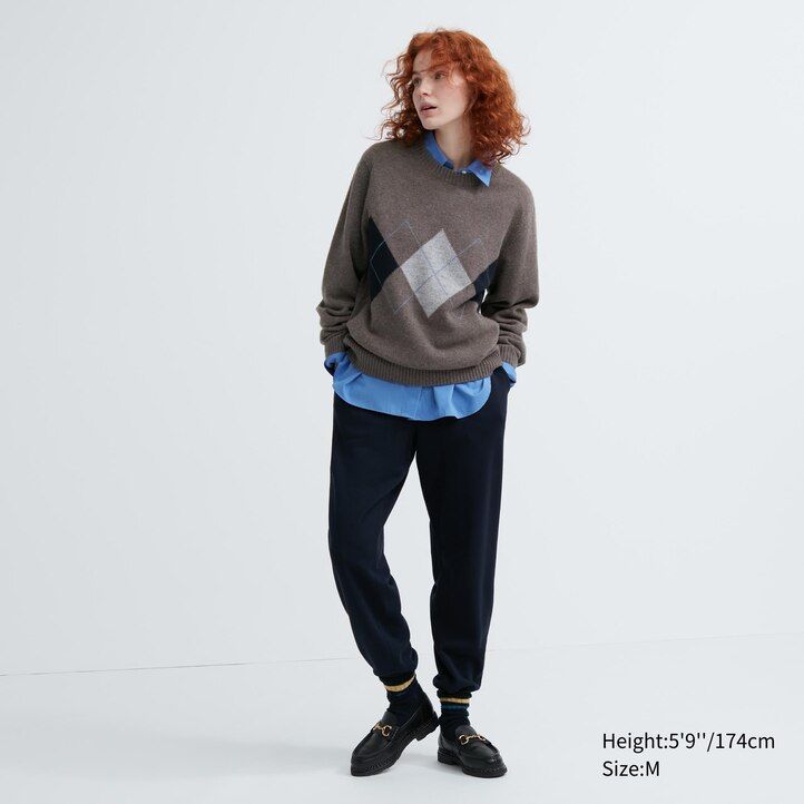 marinblå uniqlo premium lammullströjor med argyle-krage för män