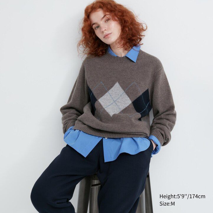marinblå uniqlo premium lammullströjor med argyle-krage för män