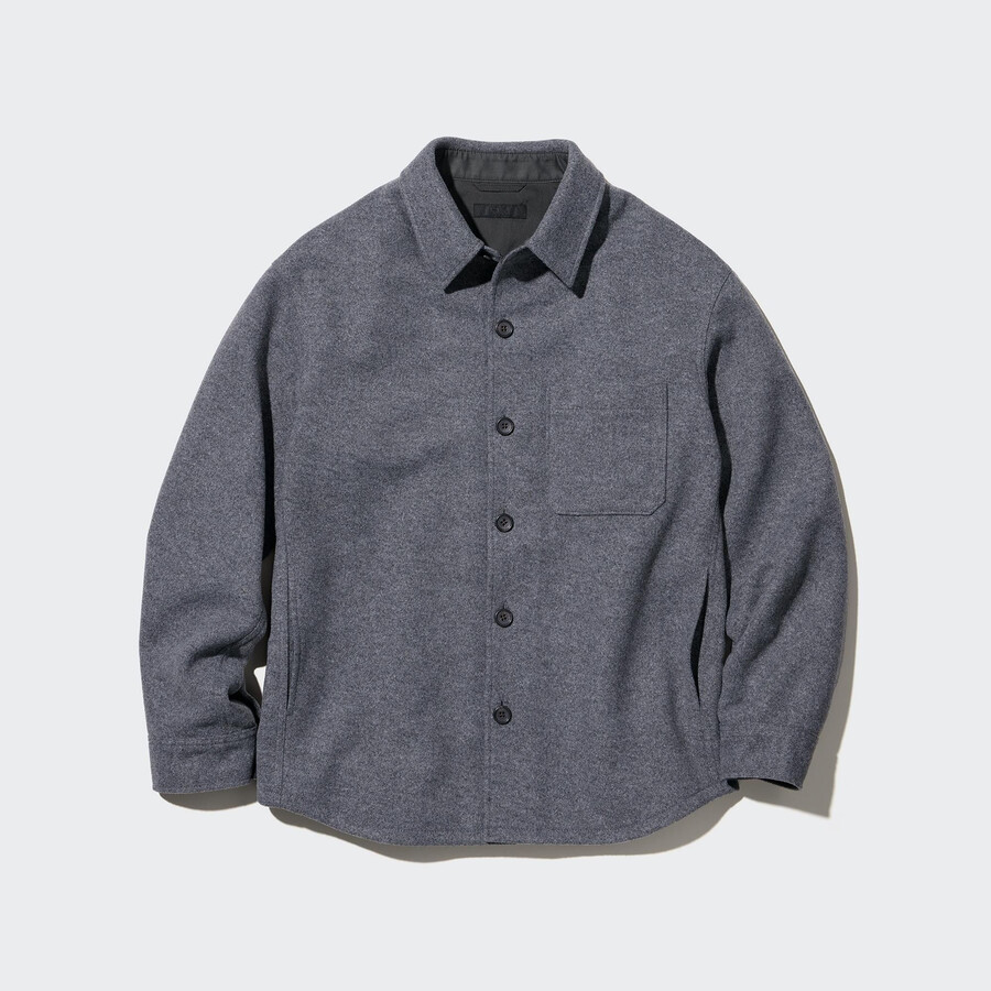 grå uniqlo-överskjorta för män