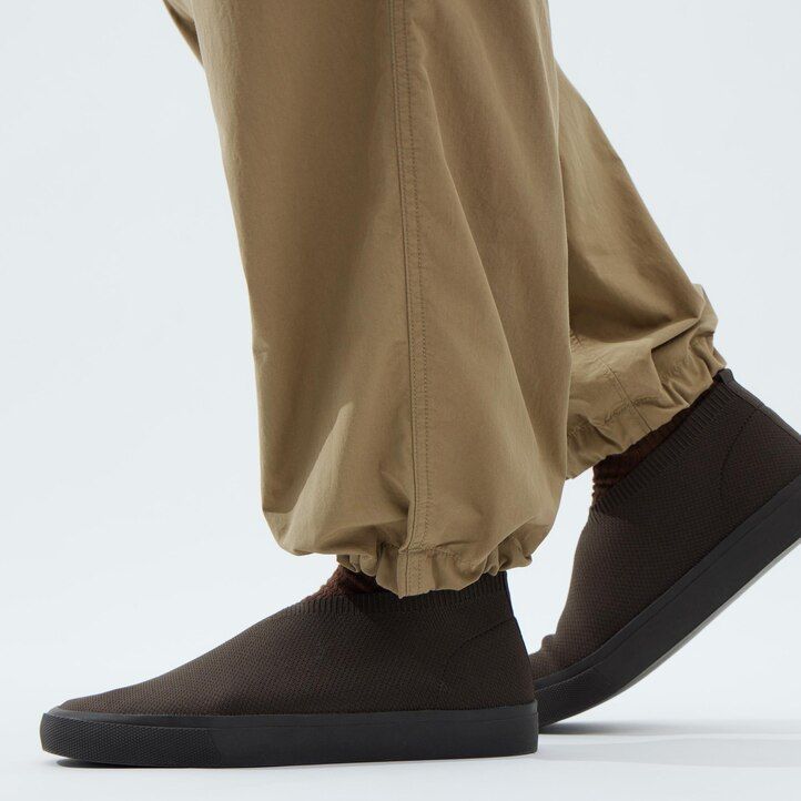 uniqlo wide fit parachutergo herrbyxor olivgrön