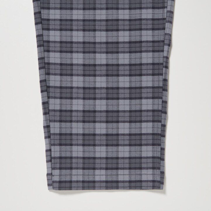 grå uniqlo flanellbyxor med lätt mönster och ankellånga herrbyxor