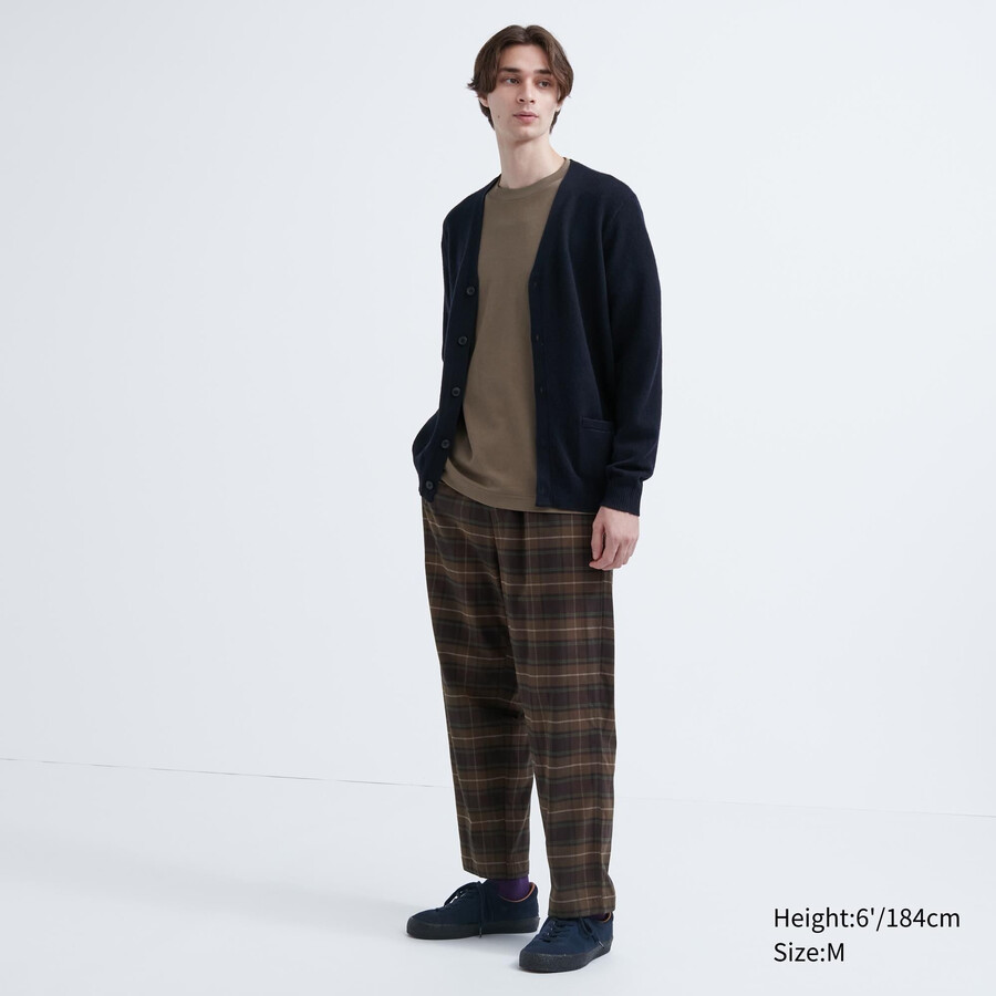 mörkbruna uniqlo flanellbyxor med lätt mönster i ankellängd för män