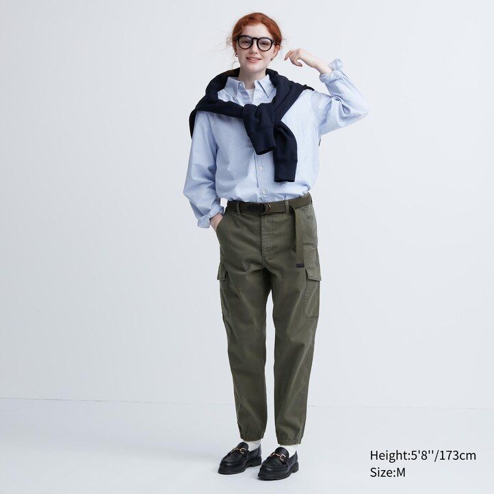 olivgröna uniqlorgo-byxor för män