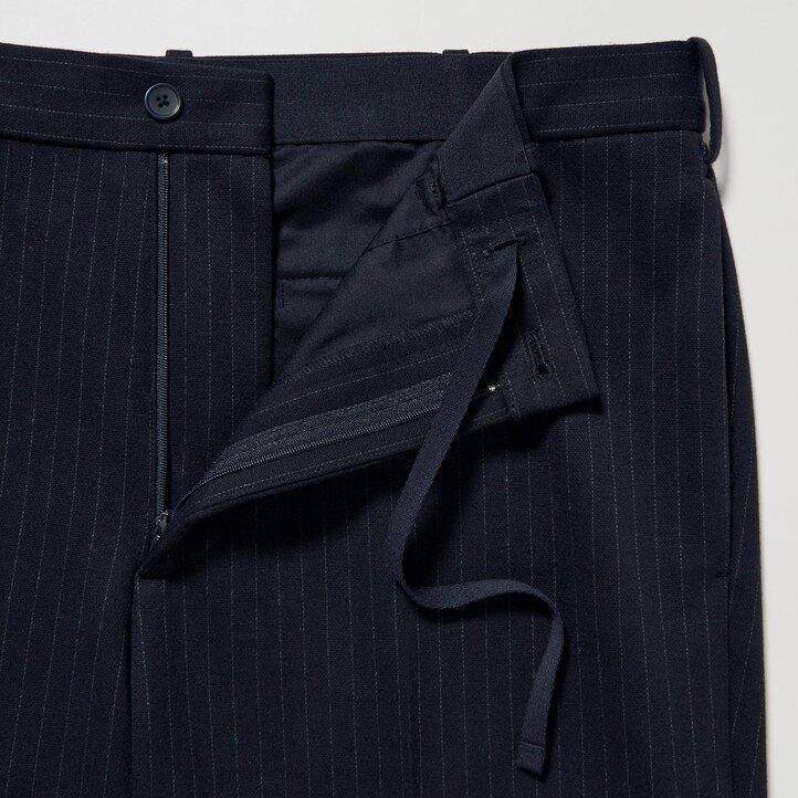 marinblå uniqlo smart randiga ankellånga herrbyxor