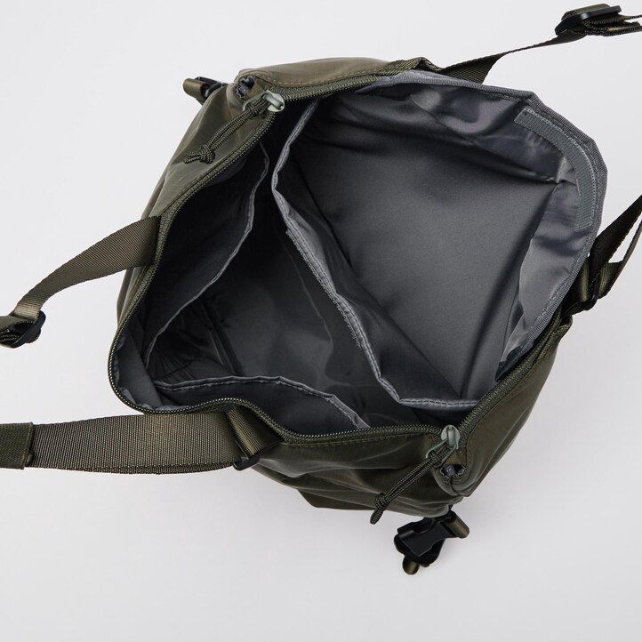 svarta uniqlo two way utility bag för kvinnor