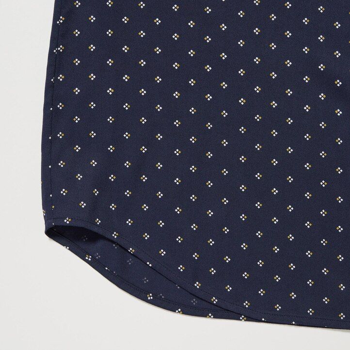 marinblå uniqlo rayon-blus med tryckta ärmar för kvinnor
