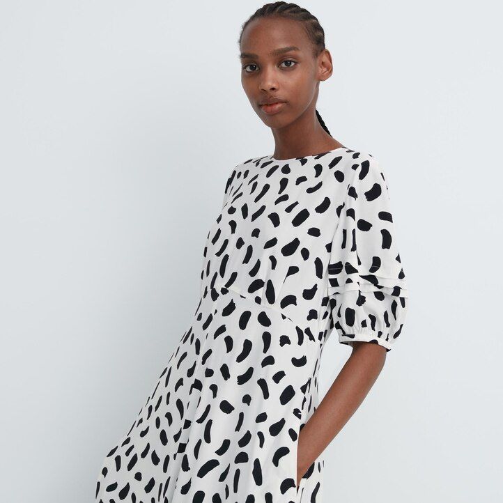 uniqlo mönstrad ballongärmad damklänning vit