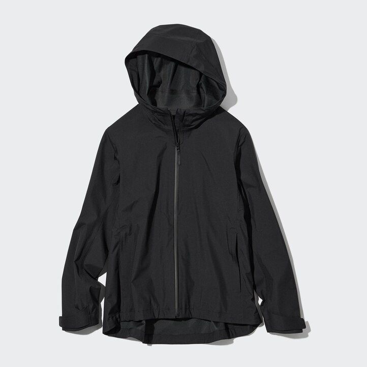 beige uniqlo blocktech damjackor