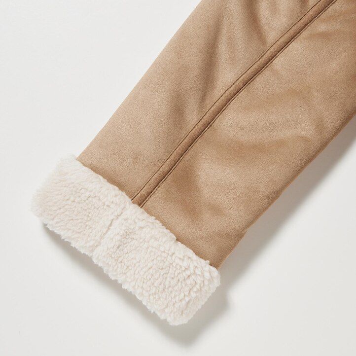 beige uniqlo pilefodrade damjackor