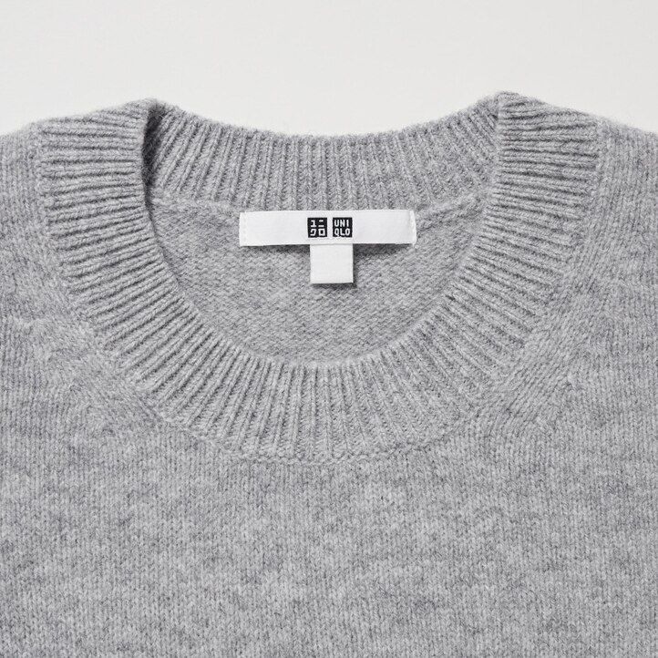 gröna uniqlo premium lammullströjor med rund hals för damer