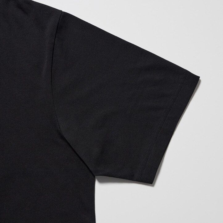 svarta uniqlo peace for all graphic akamai technologies t-shirts för kvinnor