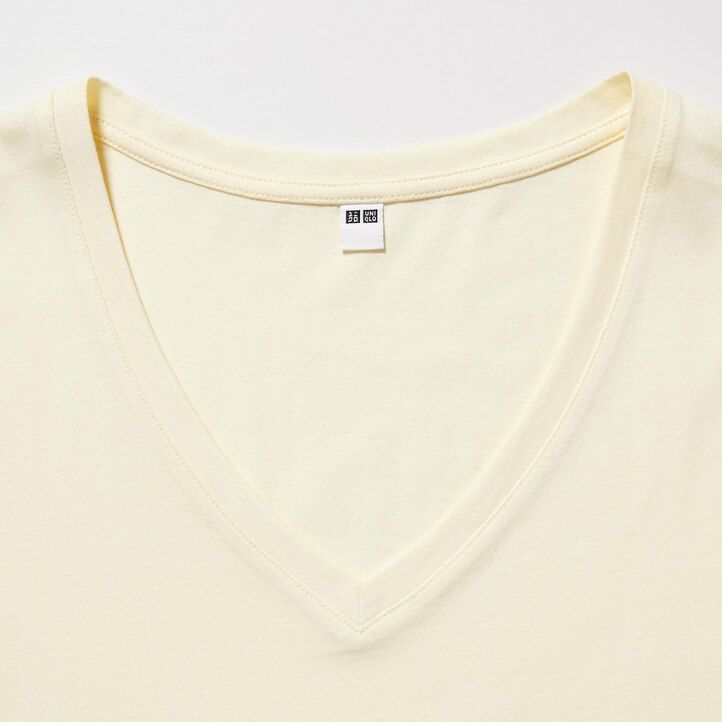 gröna uniqlo 100 supima bomulls-t-shirts med v-ringning för damer