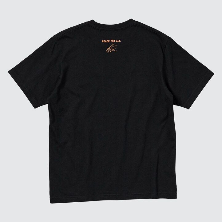svarta uniqlo peace for all graphic shingo kunieda t-shirts för kvinnor