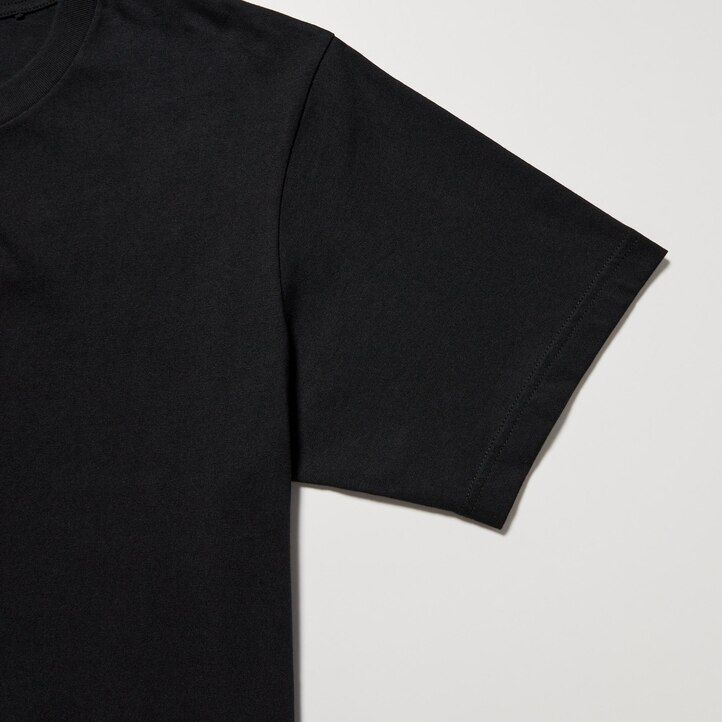 svarta uniqlo peace for all graphic shingo kunieda t-shirts för kvinnor