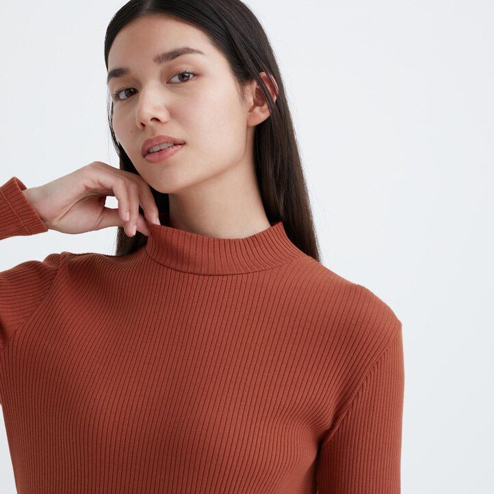 uniqlo ribbade t-shirts med hög halsringning och mörkorange för kvinnor