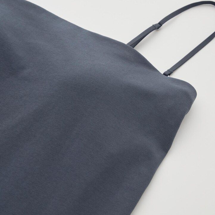 grå uniqlo airism bomulls-t-shirts med kort tub för kvinnor