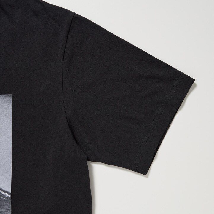 uniqlo peace for all graphic daido moriyama dam t-shirts svarta