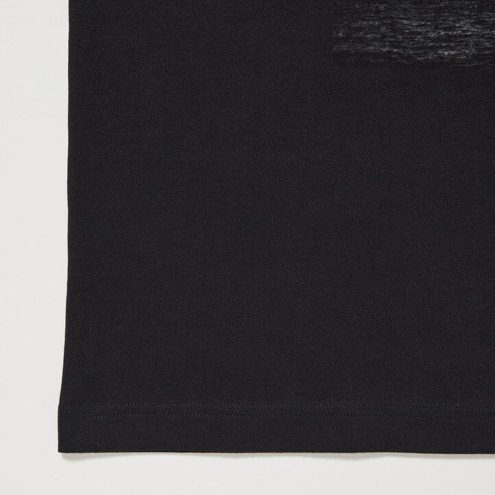 uniqlo peace for all graphic daido moriyama dam t-shirts svarta