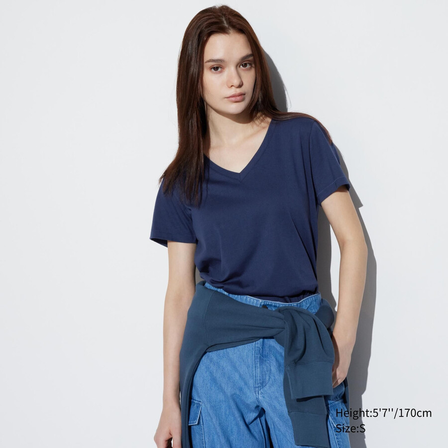 blå uniqlo 100 supima bomulls-t-shirts med v-ringning och ärmar för kvinnor