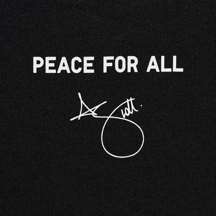 svarta uniqlo peace for all graphic adam scott damtröjor