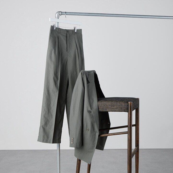 uniqlo plisserade damtoppar med vida ben i linneblandning olivgrön